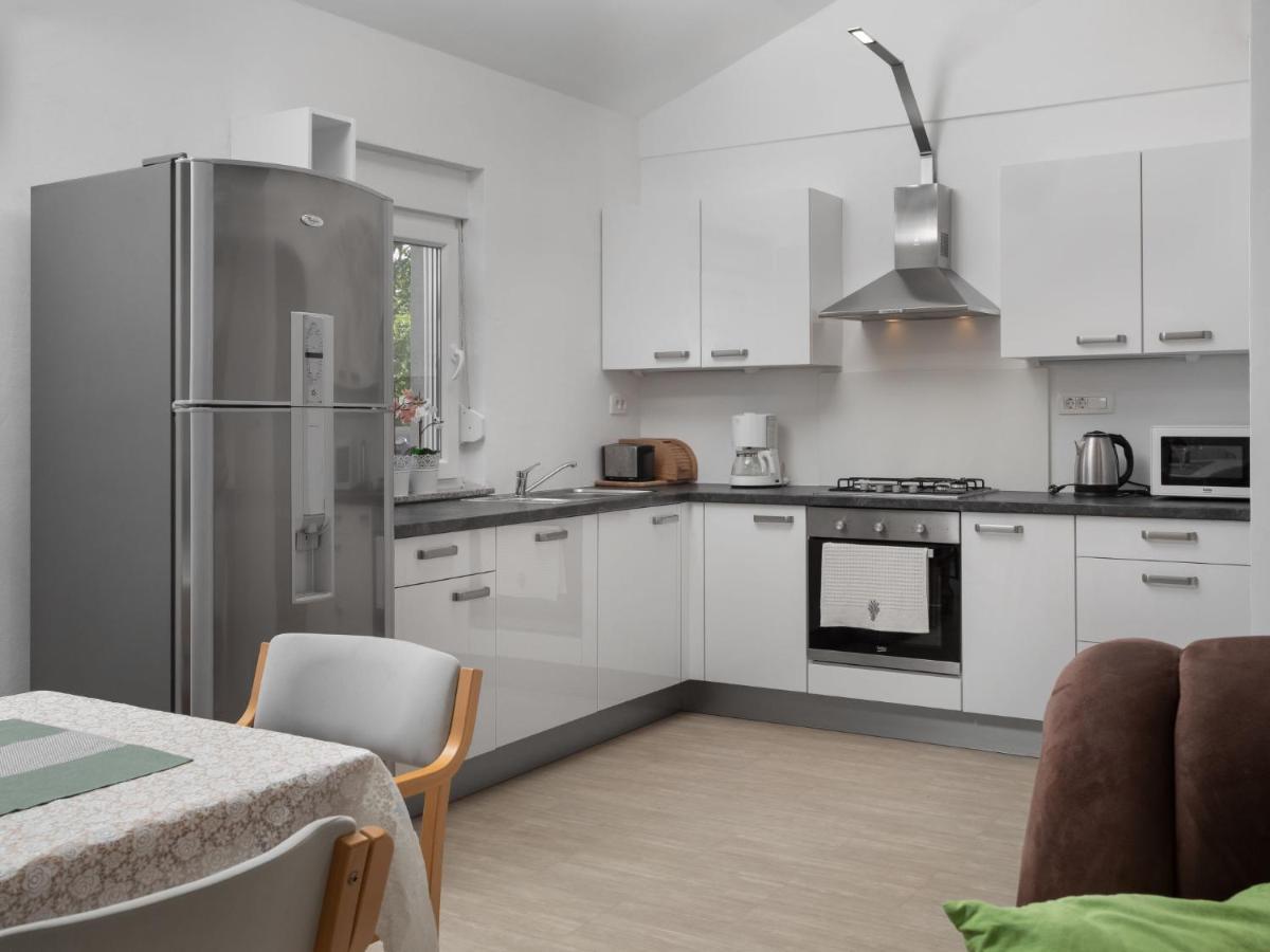 Holiday Home Lavendel - Mlk159 By Interhome Dobrinj Eksteriør bilde